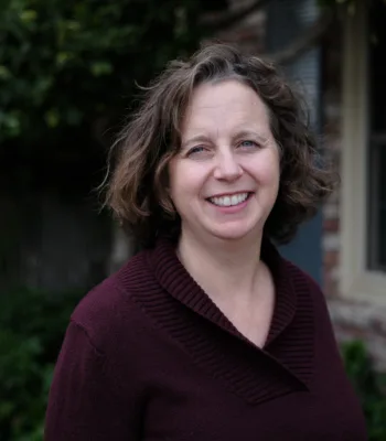 Headshot of Julie Nico Martin